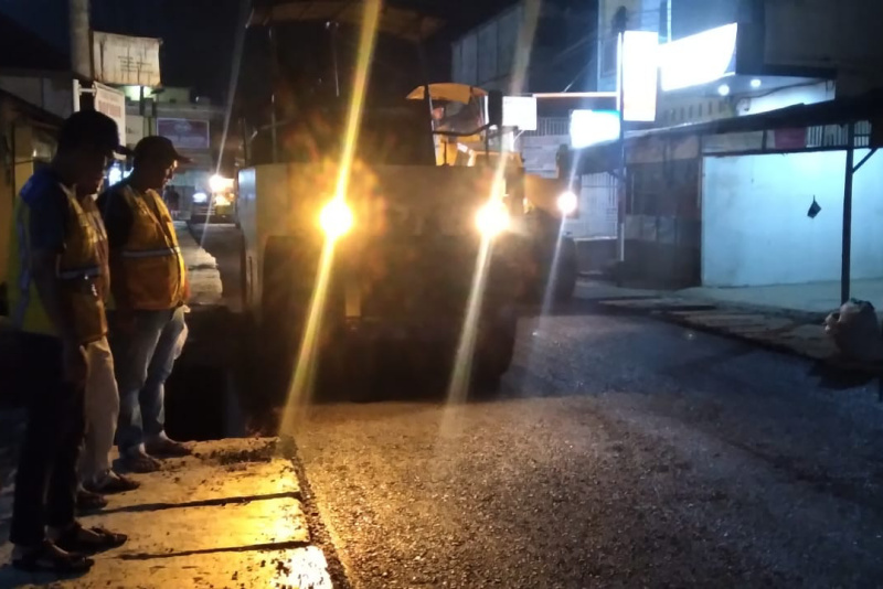 Demi Poles Wajah Kota Panyabungan, Dinas PUPR Lembur Sampai Malam