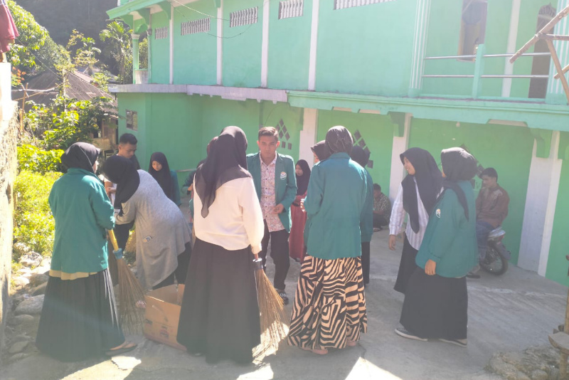 IMPATI Gelar Aksi Bersih Bersi di Desa Tanjung 