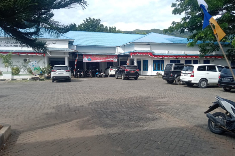 Sepeda Motor Milik Pegawai Bapeda Madina Dimaling di Depan Kantor
