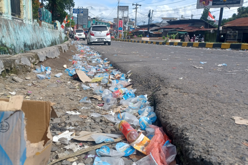 Meriahkan HUT ke 78 RI di Panyabungan Sisakan Sampah