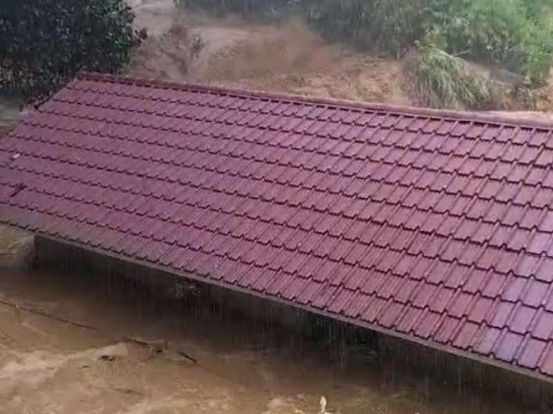 Bangunan Sekolah SD di Aek Baru Julu Dihantam Banjir Bandang