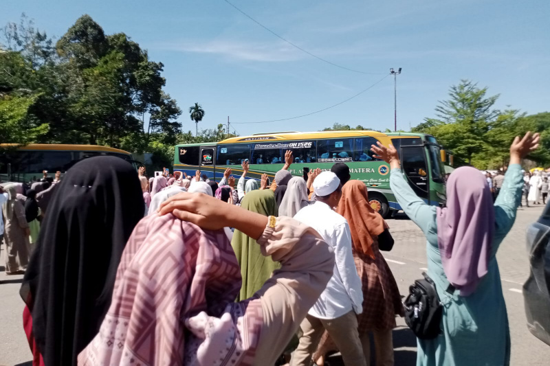 Jamaah Haji Kloter 15 Madina Sampai Dengan Utuh