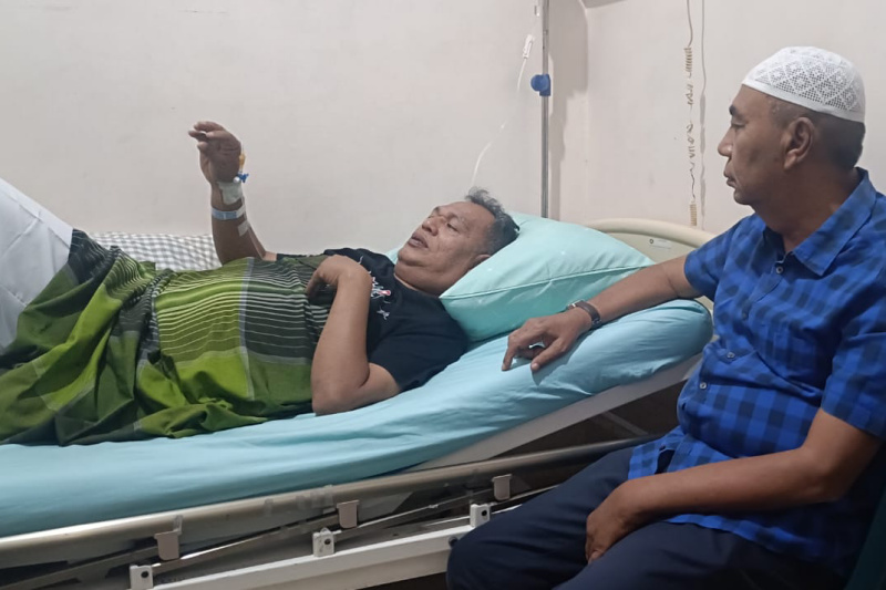 Terbaring Sakit, Ketua PC NU Madina Jenguk Khoiruddin Faslah Siregar