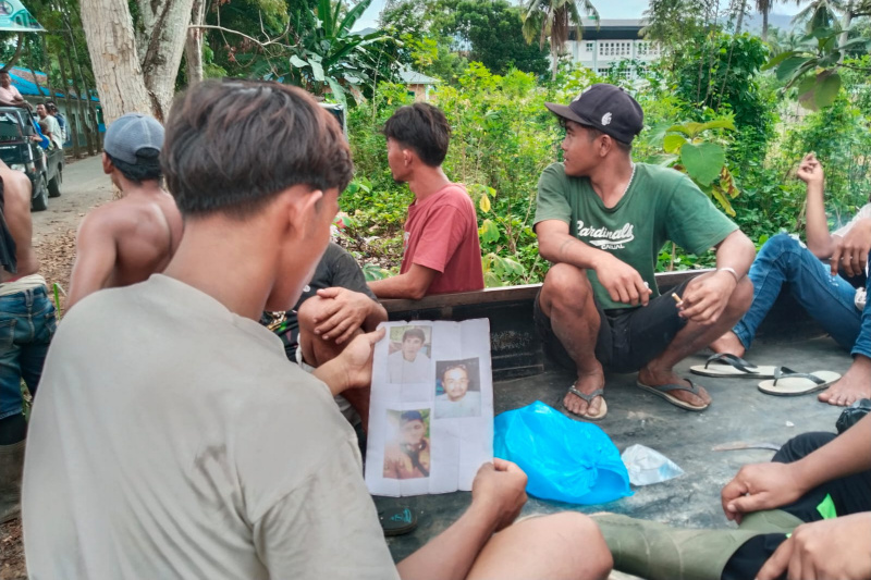 Warga Sebar Photo 3 Terduga Pelaku Perkosaan yang Melarikan Diri