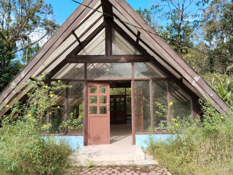 Banyak Bangunan Sacntuary Tapir di Sopotinjak Ditumbuhi Tanaman Liar.TNBG Sebut Masa Pemeliharaan