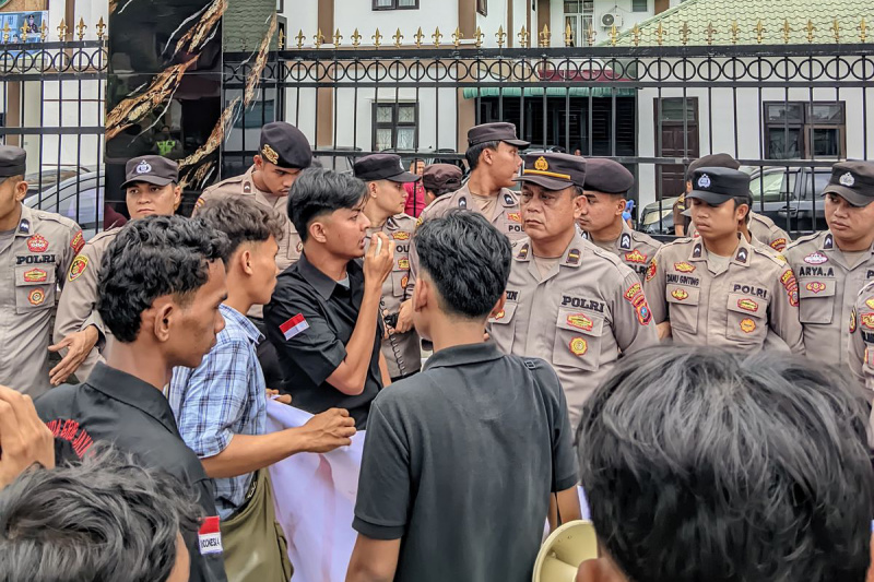 Pengunjuk Rasa Desak Kejari Madina Ungkap Identitas Politisi dan Bupati Diduga Menikmati Dugaan Korupsi Dana Desa Digital