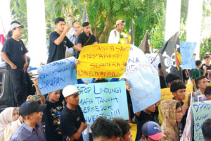 Mahasiswa minta Saipullah Mundur Apabila Persoalan Perkebunan di Madina tak Selesai