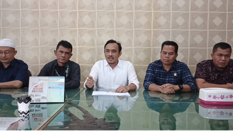Besok Komisi III DPRD Madina Tinjauan Lapangan Proyek Jalan Pintu II Kantor Bupati yang Baru Berapa Bulan Selesai Sudah Retak