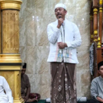 Bupati Madina Salat Subuh di Tambangan