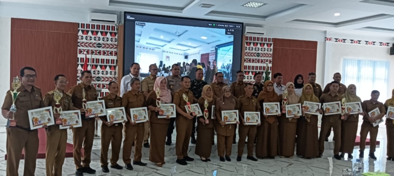 Bapenda Raih Juara Umum, Pemkab Madina Serahkan Hadiah Lomba Inovasi Daerah 2025